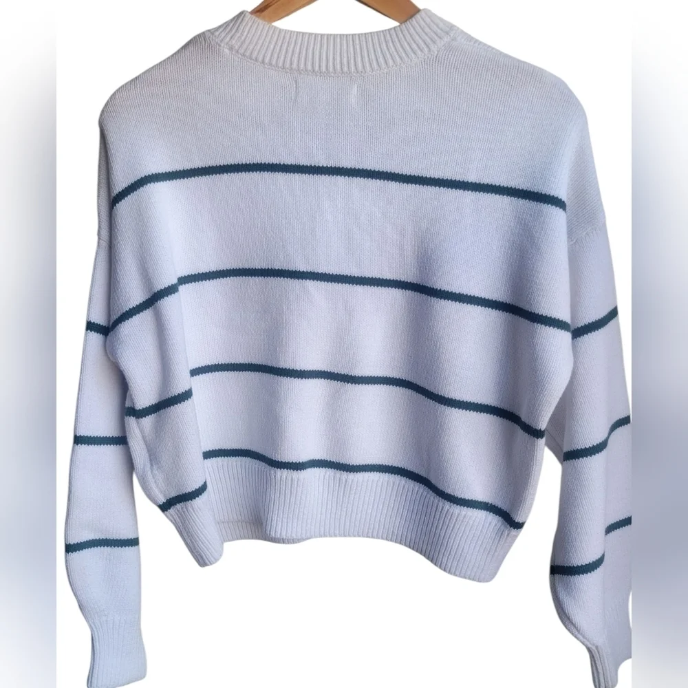 Hollister Women's Green and White Striped Sweater